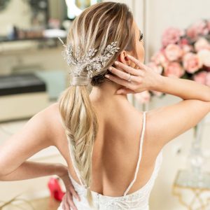 Bridal Hairstyles with Crown-Behairstyle.gr