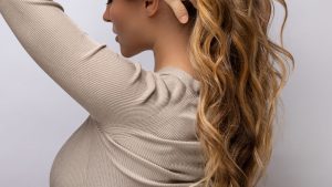 Balayage on curly hair: Tips-Behairstyle.gr