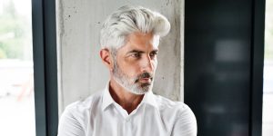 3 Men's haircuts for 40-year-olds-Behairstyle.gr